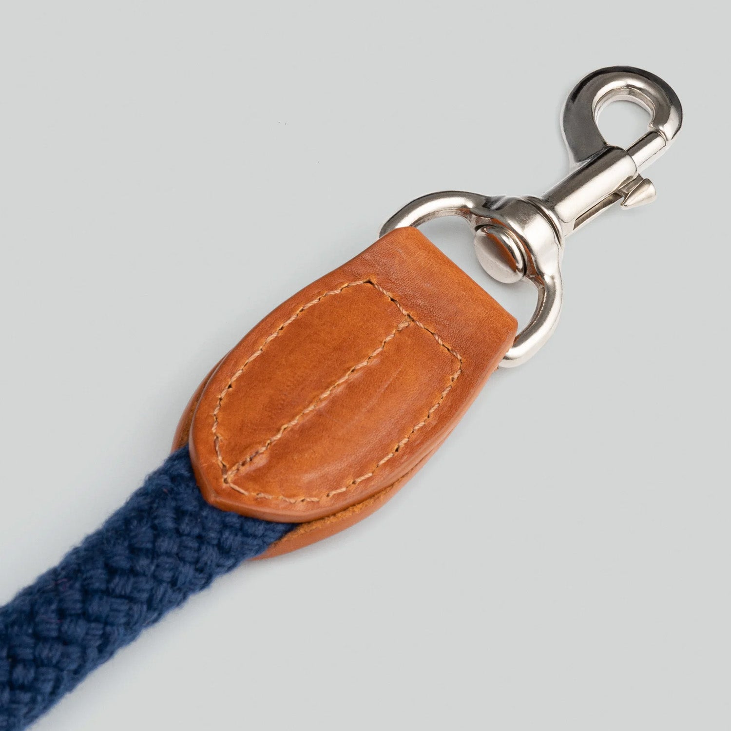 Hugo & Hudson X Hackett Navy Round Rope & Cognac Leather Dog Lead